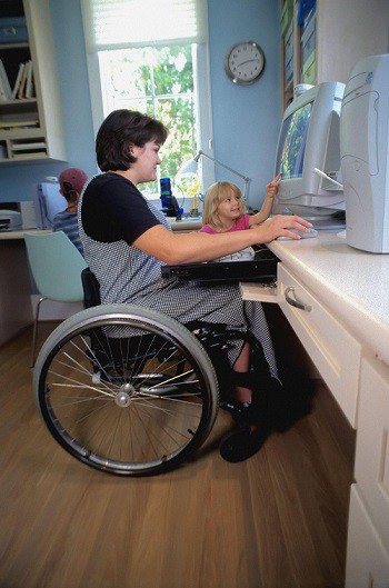 I migliori pavimenti per chi utilizza una sedia a rotelle